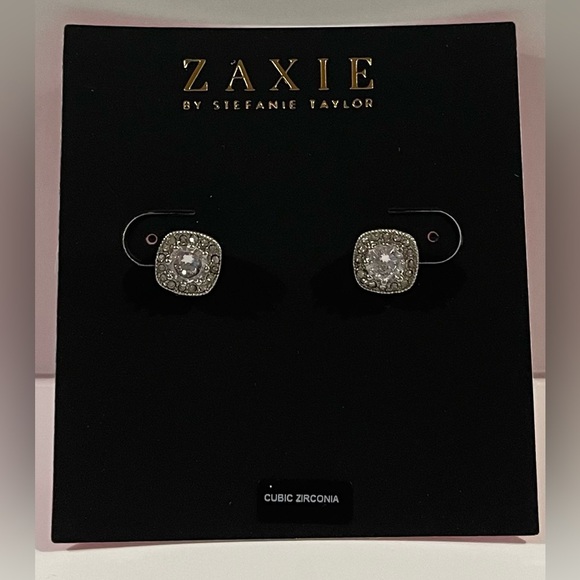 NEW Zaxie Stephanie Taylor Cubic Zirconia Stud Earrings. - Picture 1 of 3